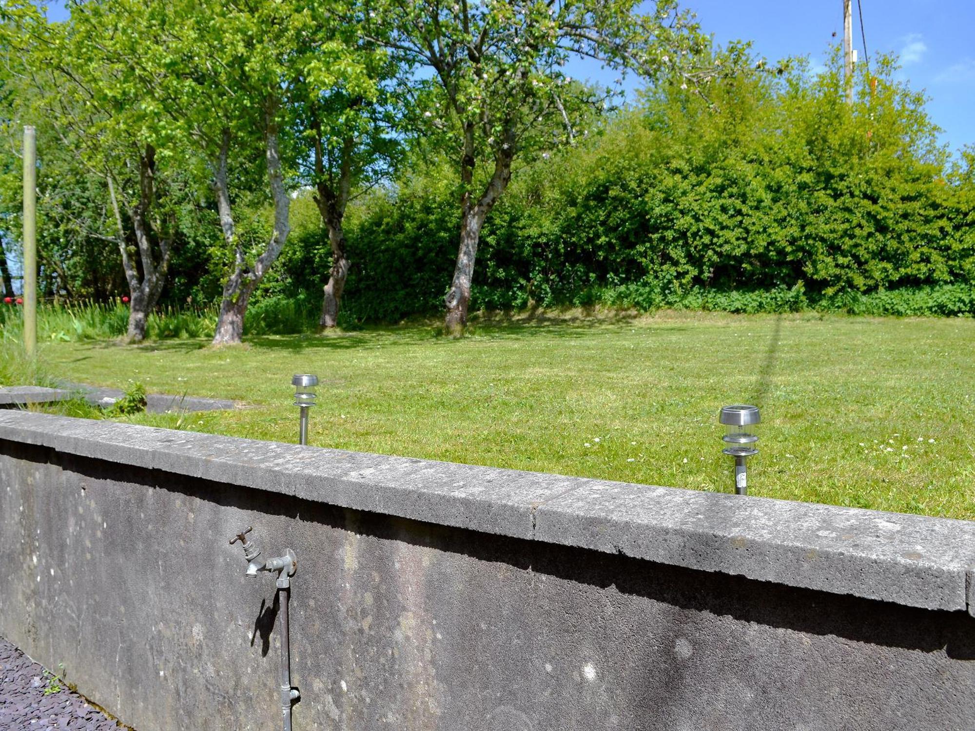 The Mill Farmhouse Llandybie Экстерьер фото